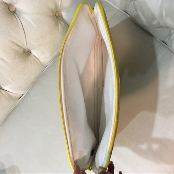 Marc by Marc Jacobs Neon Neoprene Laptop Case - Picture 5 of 5